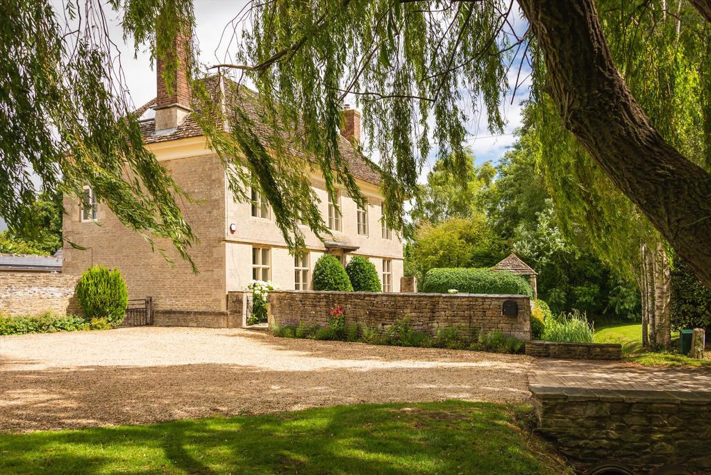Hannington Wick, Swindon... 6 bed detached house £2,375,000