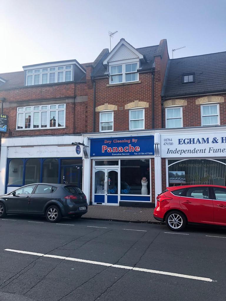 Egham, TW20 1 bed flat £900 pcm (£208 pw)