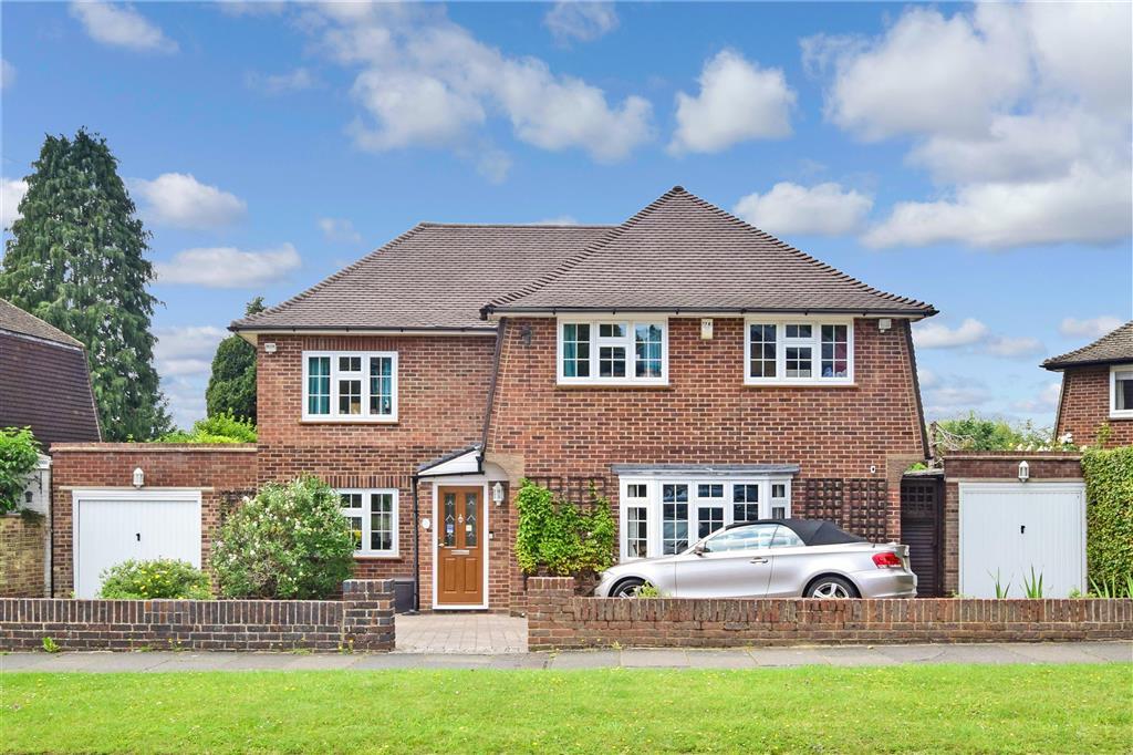 Green Curve, Banstead, Surrey 4 bed detached house £875,000