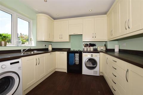 48 Green Curve, Banstead, SM7 1NY