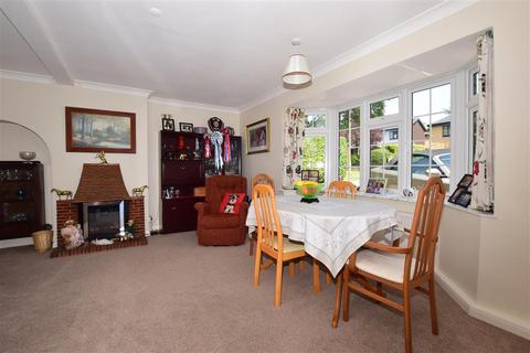 48 Green Curve, Banstead, SM7 1NY