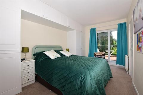 48 Green Curve, Banstead, SM7 1NY