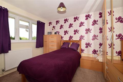 48 Green Curve, Banstead, SM7 1NY