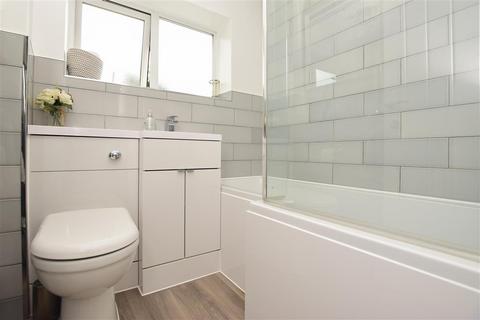 23 Hatch Gardens, Tadworth, KT20 5LE