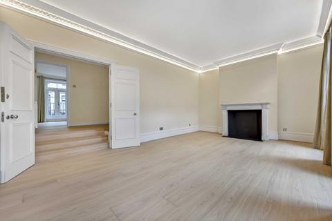 5 bedroom house for sale, Moncorvo Close, Knightsbridge SW7
