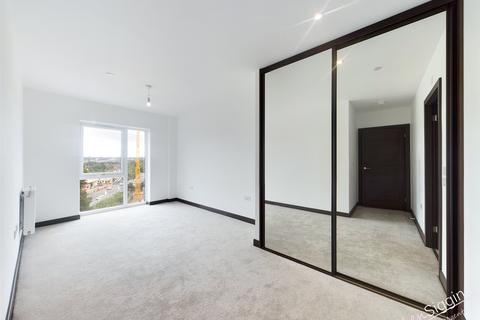 2 bedroom flat to rent - Waterhouse Avenue, Maidstone, ME14