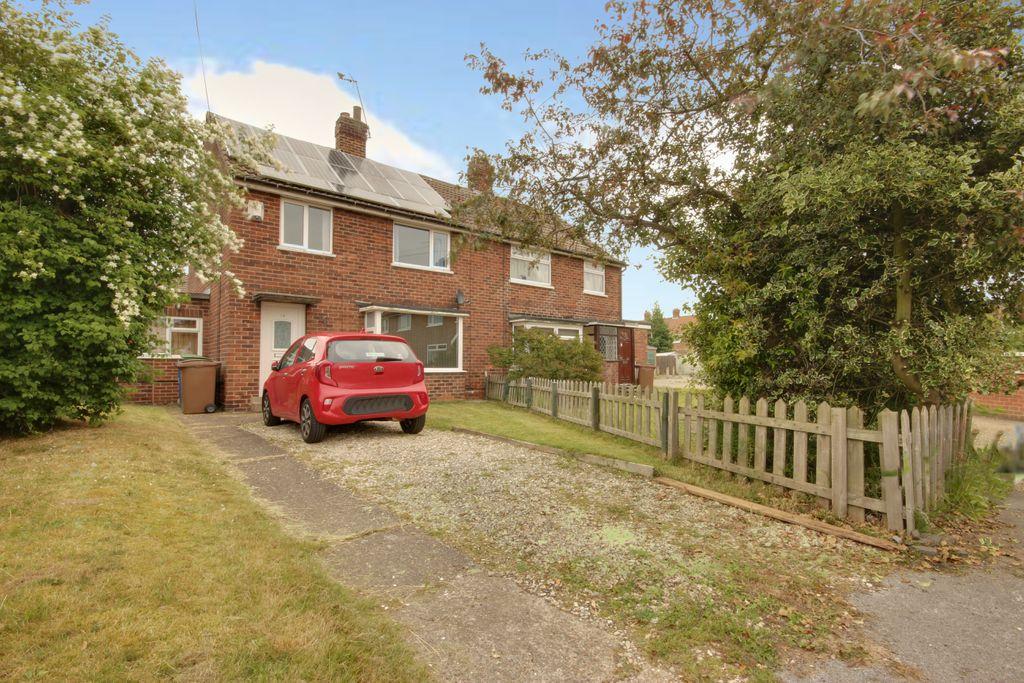 Springfield Avenue, Brough HU15 1BU 3 bed semidetached house £160,000