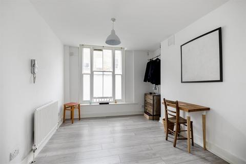 18 Allen Road, London, N16 8SD