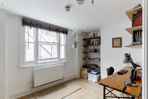 18 Allen Road, London, N16 8SD