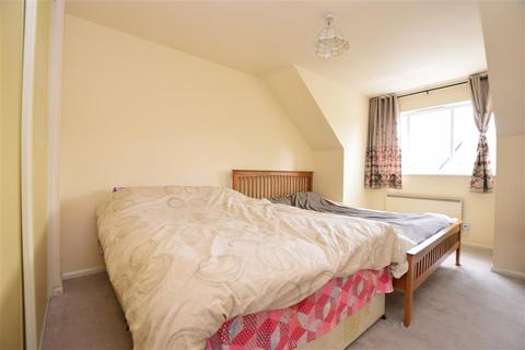 7 Abbots Rise, Redhill, RH1 1LL