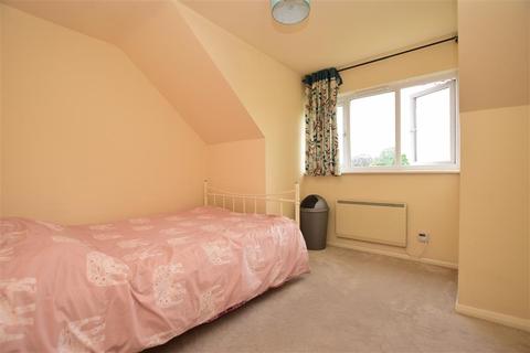 7 Abbots Rise, Redhill, RH1 1LL