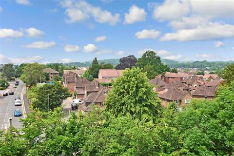7 Abbots Rise, Redhill, RH1 1LL