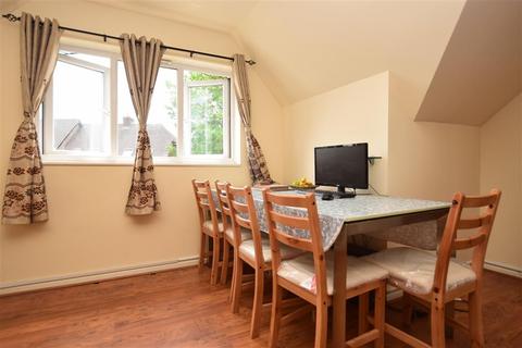 7 Abbots Rise, Redhill, RH1 1LL