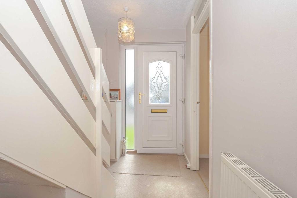 Craigielea Road, Renfrew 2 bed end of terrace house £100,000