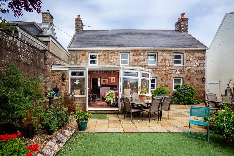 La Rue Du Rondin, St. Mary, Jersey.... 3 bed link detached house £899,000