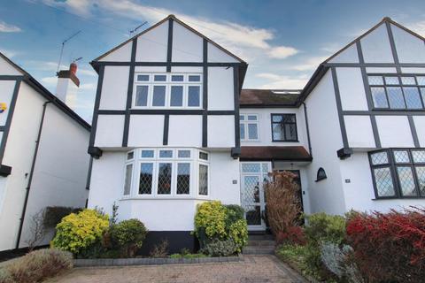 17 Weald Close, Brentwood, CM14 4QU