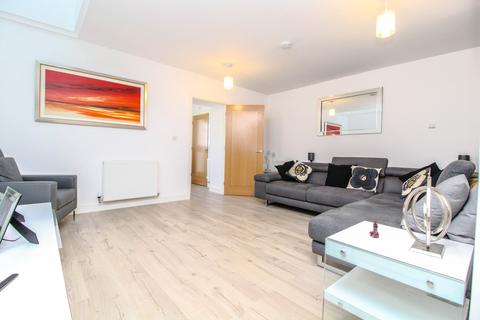 16 Kensington Way, Brentwood, CM14 4RL