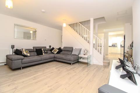 16 Kensington Way, Brentwood, CM14 4RL