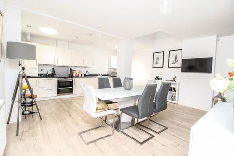 16 Kensington Way, Brentwood, CM14 4RL
