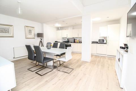 16 Kensington Way, Brentwood, CM14 4RL