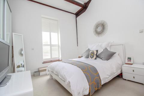 16 Kensington Way, Brentwood, CM14 4RL