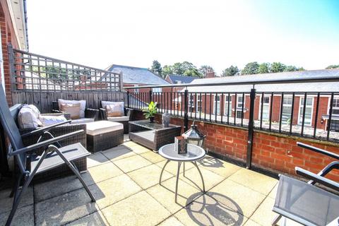 16 Kensington Way, Brentwood, CM14 4RL