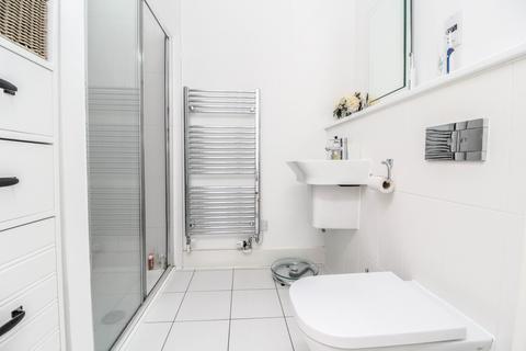 16 Kensington Way, Brentwood, CM14 4RL