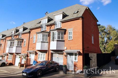 39 Greensleeves Drive, Warley, Brentwood, CM14 5WD