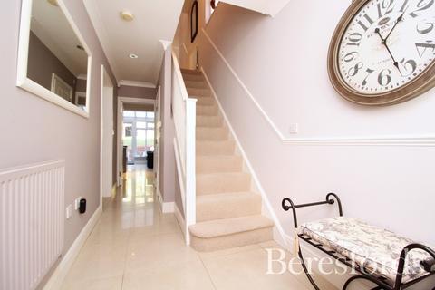 39 Greensleeves Drive, Warley, Brentwood, CM14 5WD