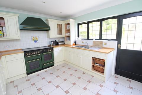 15 Weald Close, Brentwood, CM14 4QU