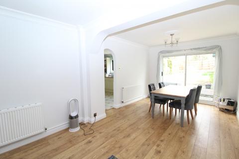 15 Weald Close, Brentwood, CM14 4QU