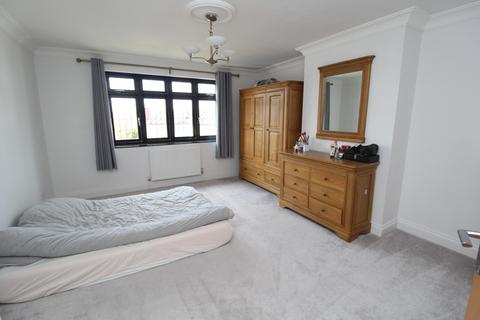 15 Weald Close, Brentwood, CM14 4QU