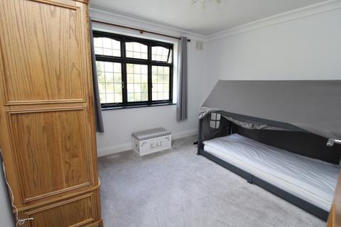 15 Weald Close, Brentwood, CM14 4QU