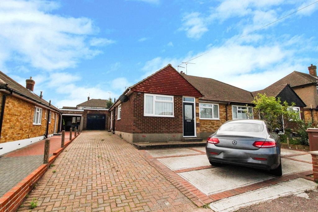 Westbourne Drive, Brentwood, CM14 3 bed bungalow £499,995