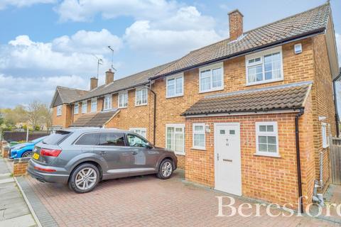 41 Knights Way, Brentwood, CM13 2BA