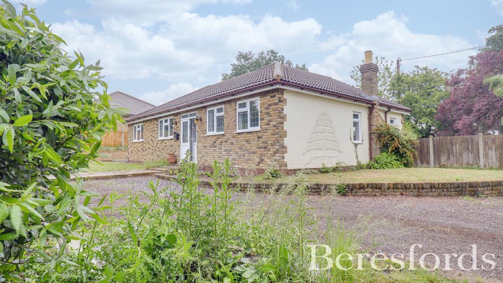Little Warley Hall Lane, Little Warley, CM13 3 bed bungalow £795,000