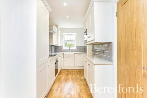 3, Wheatsheaf Cottages Laindon Common Road, Little Burstead, Billericay, CM12 9TD