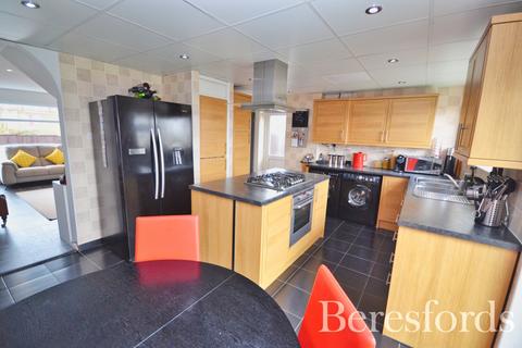 1 Foxhunter Walk, Billericay, CM11 1DZ