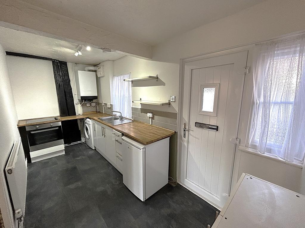 Kitchen Photo 1