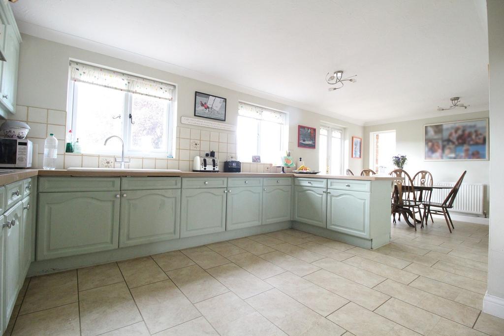 Kitchen/Breakfast