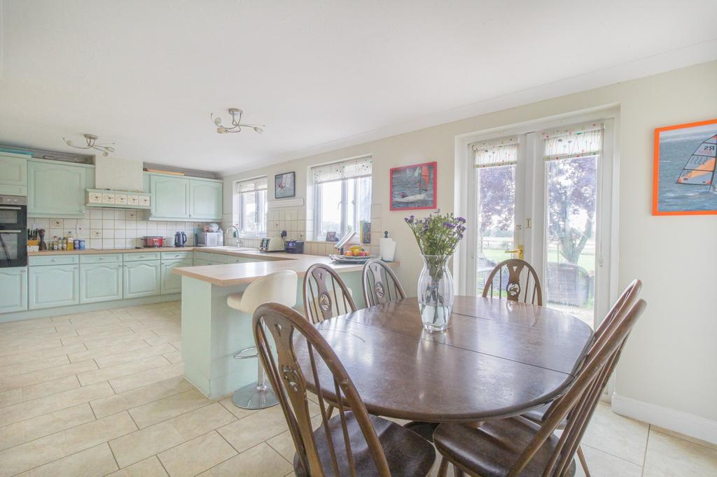 Kitchen/Breakfast