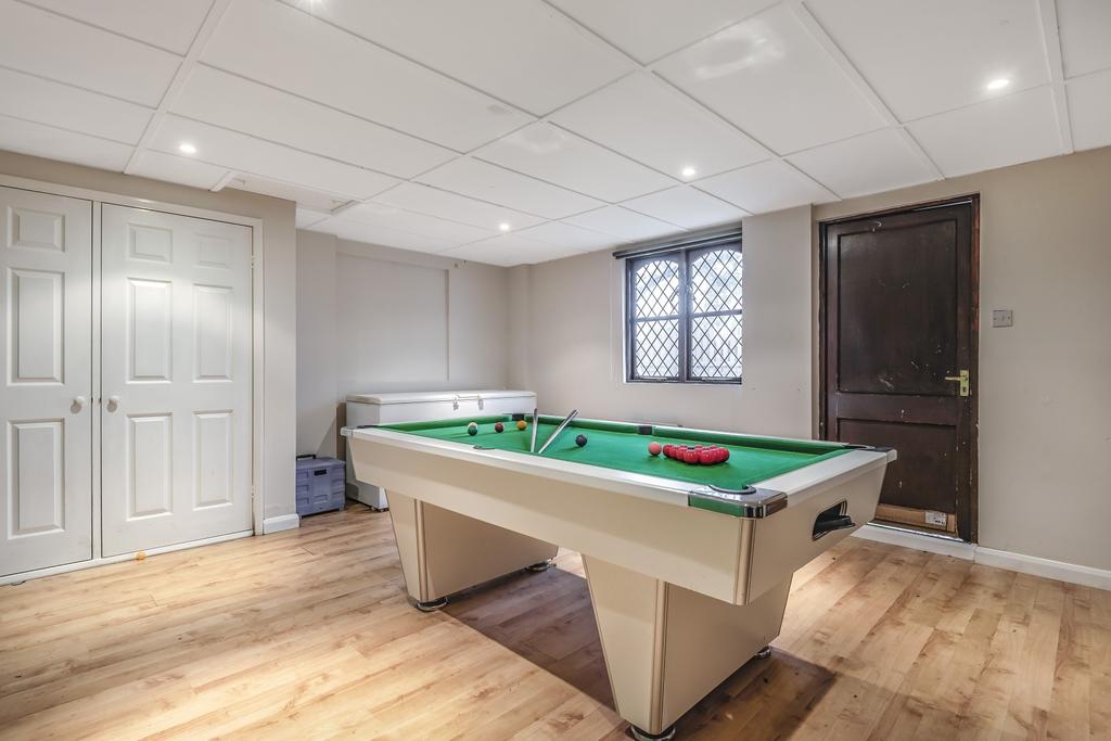Garage/Games Room