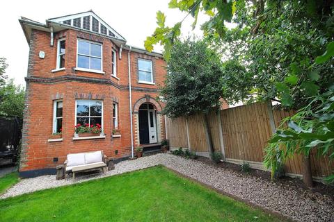2 Riverside, Chelmsford, CM2 6LL