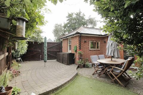 2 Riverside, Chelmsford, CM2 6LL