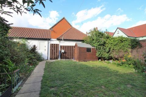 56 Cowdrie Way, Springfield, Chelmsford, CM2 6GL