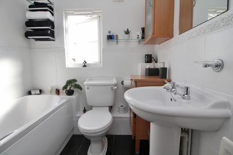 56 Cowdrie Way, Springfield, Chelmsford, CM2 6GL
