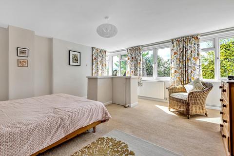 Redehurst Knoll Road, Godalming, GU7 2EJ