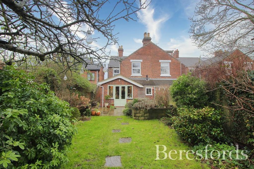 Hamilton Road, Colchester, CO3 3 bed semidetached house £435,000