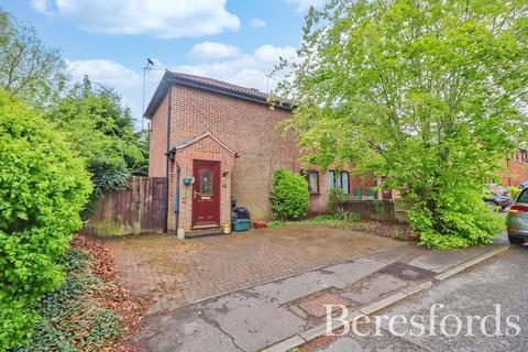 16 Brookside Close, Colchester, CO2 7LZ
