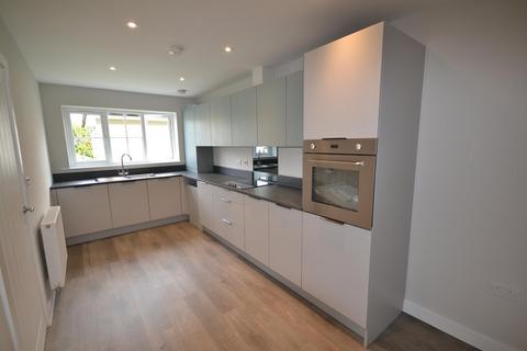 3 bedroom detached house to rent, Lister Close, Felsted, CM6